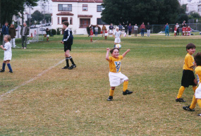 soccer2.jpg (46321 bytes)